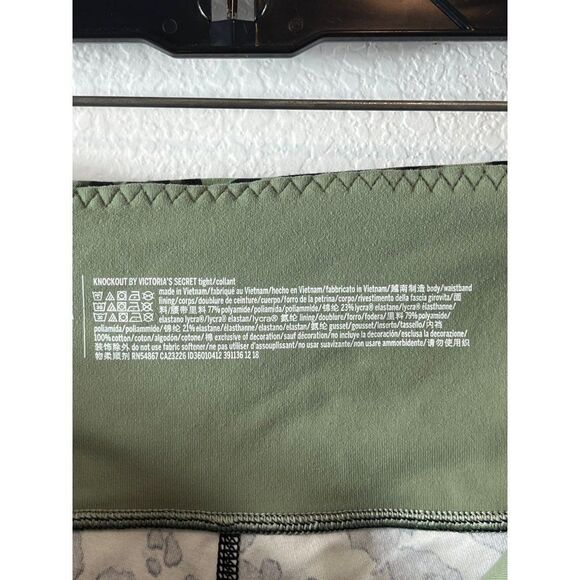 Victoria's Secret Victoria Sport Cheetah Print Knockout Tight 7/8 Leggings Large - Picture 6 of 8